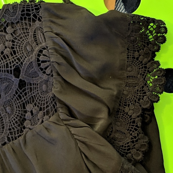 😺 Daniel Rainn Black Silk Blouse w/ Crochet Lace - Picture 4 of 7